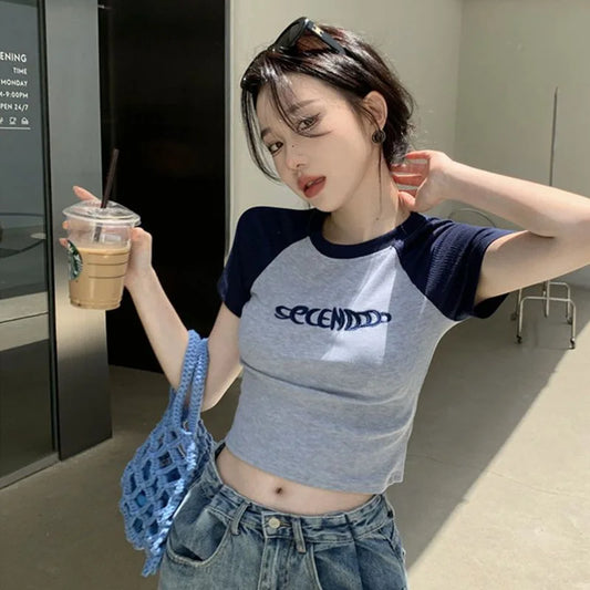 Women's Circular Embroidery Cropped T-shirt